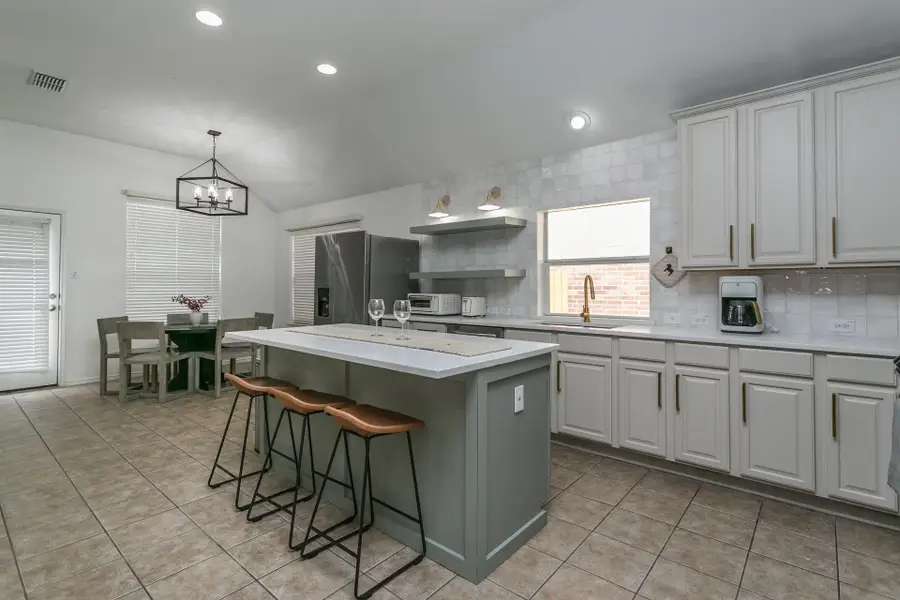 2615 Fox Creek Trail, Arlington, TX 76017 - #2