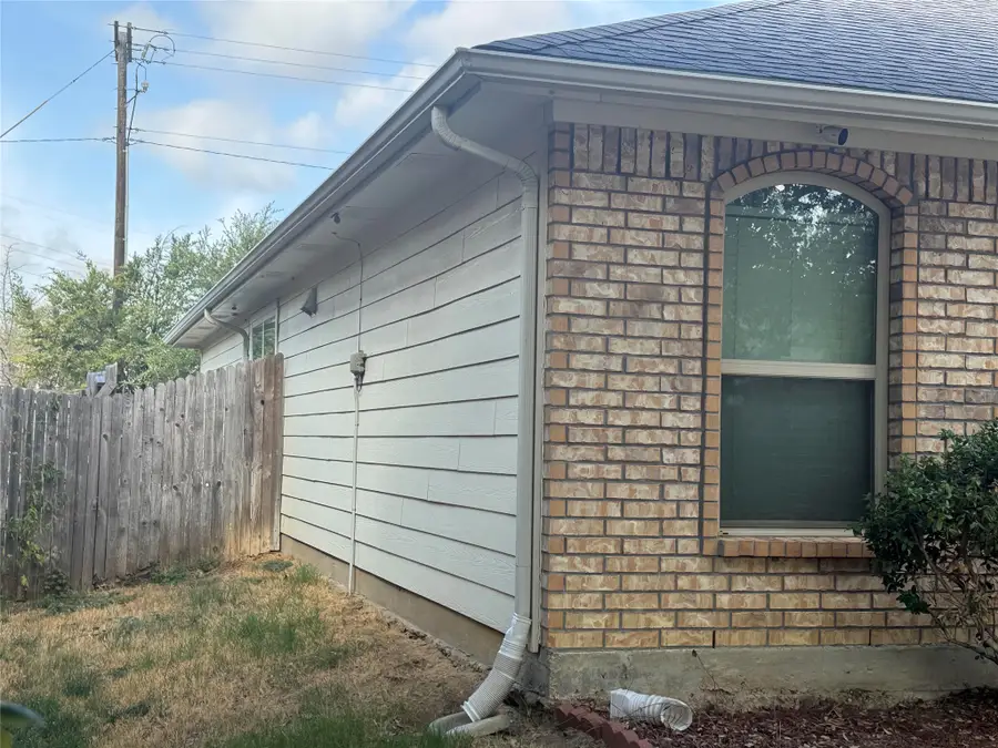 1879 Sea Gull Drive, Southwest Dallas, TX 75051 - #3