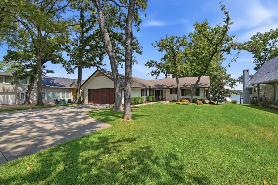 1011 Kiowa Drive W, Lake Kiowa, TX 76240 - #2
