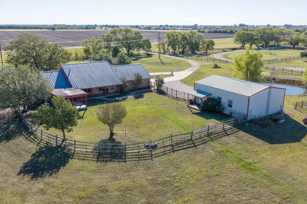 1233 Fm 901, Collinsville, TX 76233