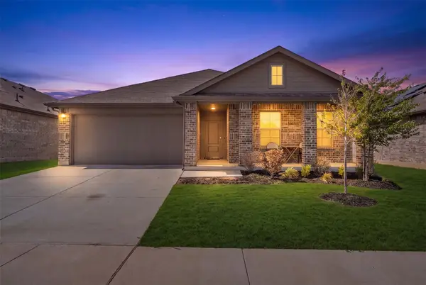 8817 Playmoor Drive, Fort Worth, TX 76131