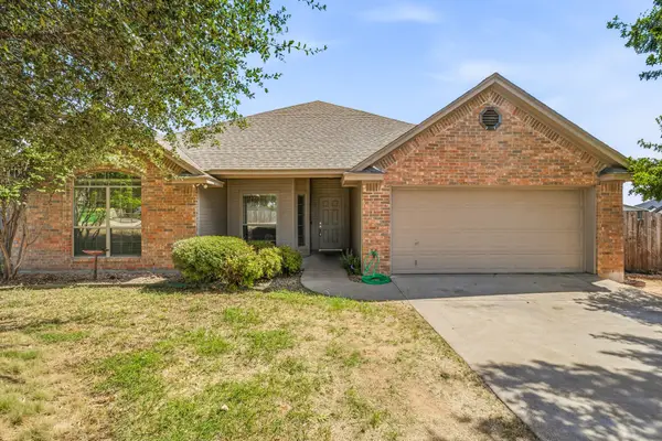 914 Winding Road, Granbury, TX 76049
