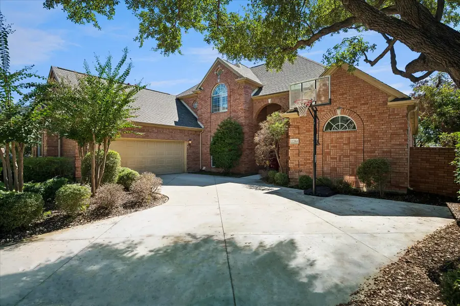 2204 Creekside Circle S, Irving, TX 75063 - #2
