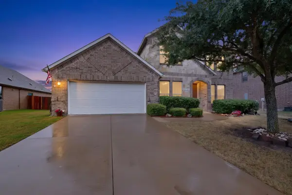 111 Thoroughbred Street, Waxahachie, TX 75165
