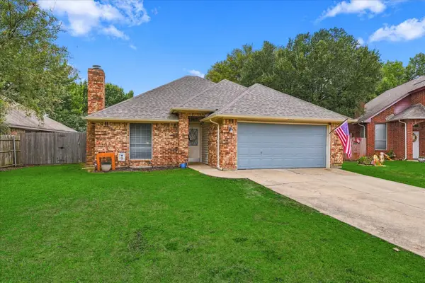 6025 Kimberly Court, Haltom City, TX 76137