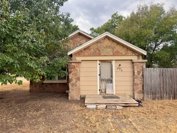 610 8th Street, Hawley, TX 79525