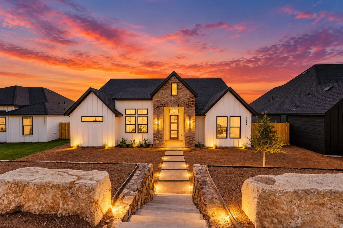 1644 W Wintergreen Road, Lancaster, TX 75134 - #1