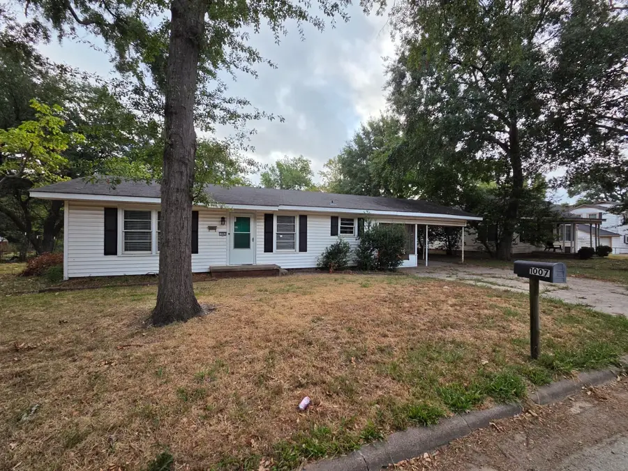 1007 N Montgomery Street, Gilmer, TX 75644 - #2