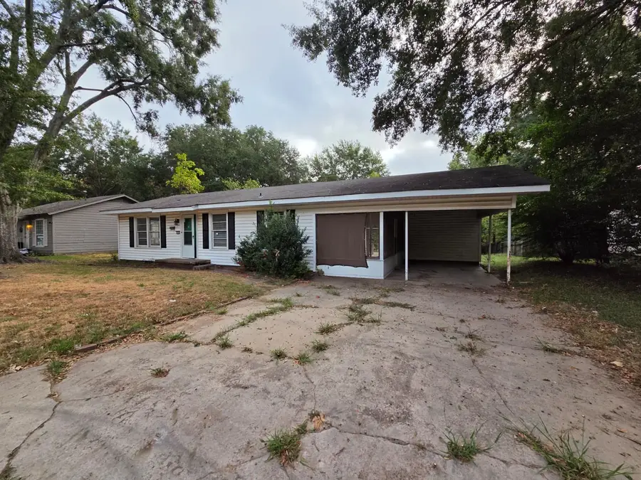 1007 N Montgomery Street, Gilmer, TX 75644 - #3