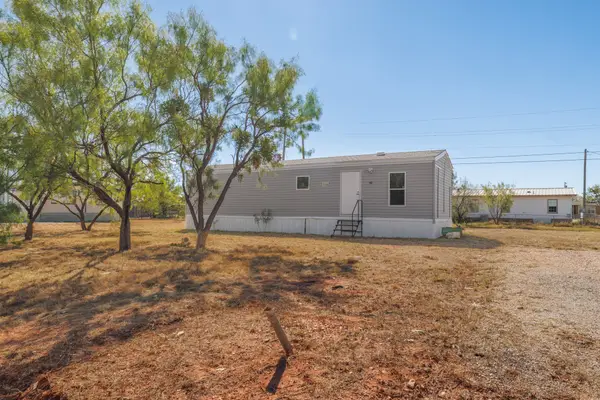 117 Seminole Street, Tye, TX 79563