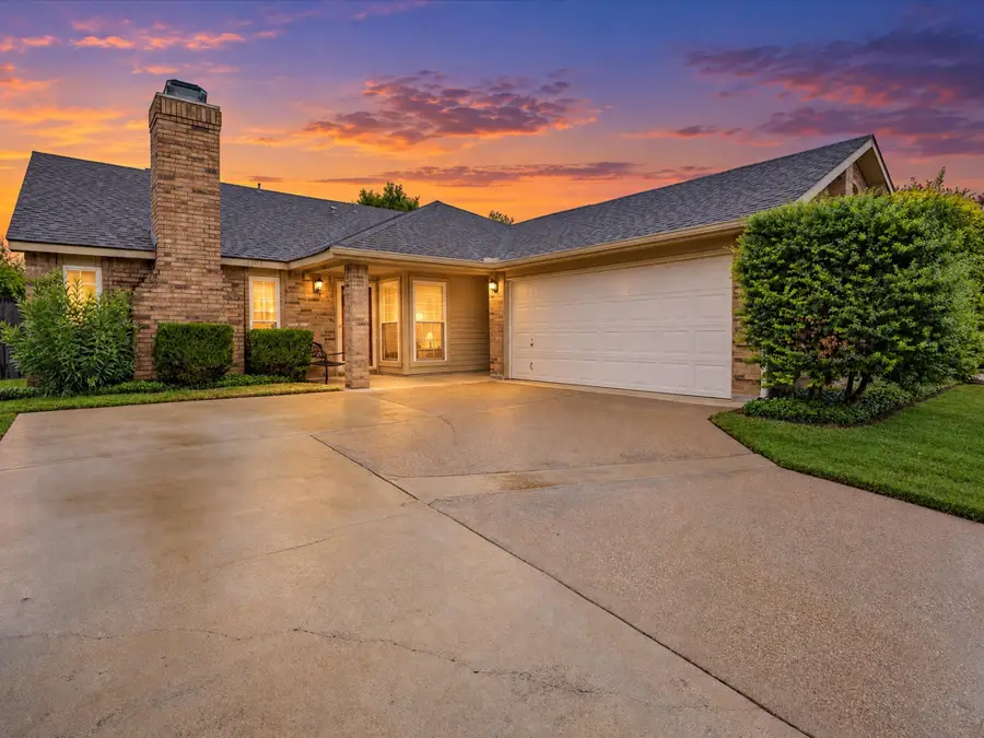 1705 Sandy Point Court, Arlington, TX 76018 - #2