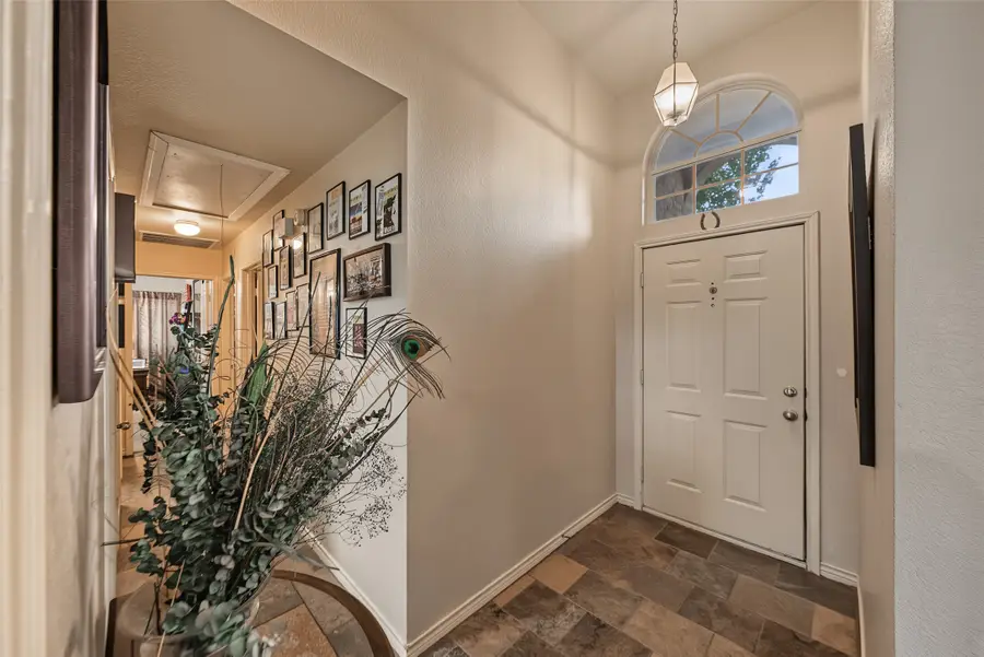 2722 Kingswood Boulevard, Grand Prairie, TX 75052 - #2