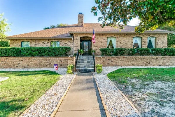 6801 Bellaire Court S, Benbrook, TX 76132