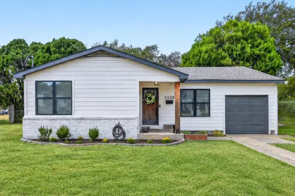 3228 Olive Place, Fort Worth, TX 76116