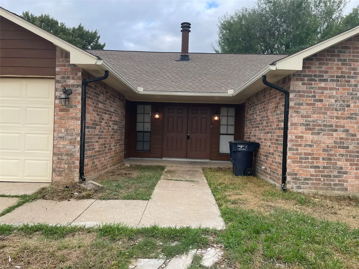 3916 Longmeadow Way, Fort Worth, TX 76133 - #1