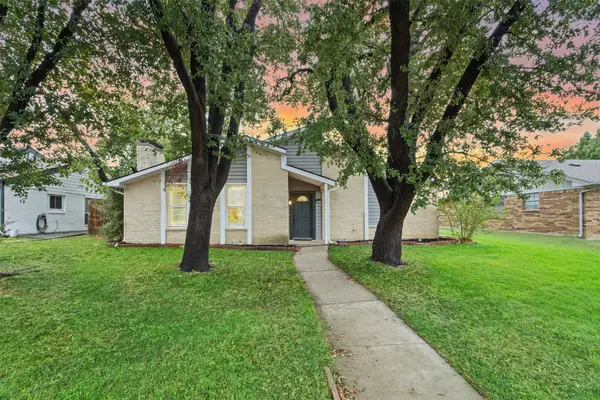 1882 Hillcrest Drive, Lewisville, TX 75077
