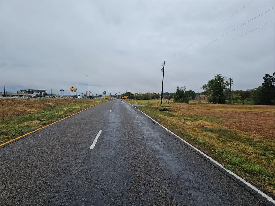 1105 S I-45, Ennis, TX 75119 - #3