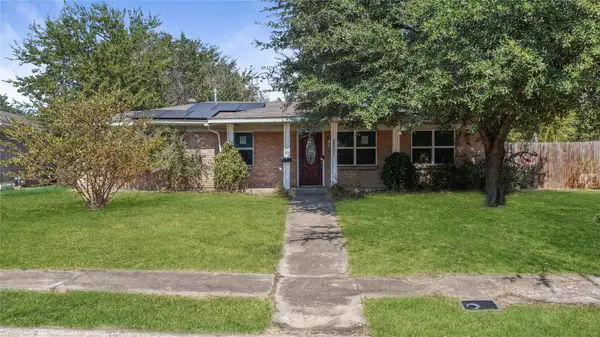 2201 Linwood Lane, Irving, TX 75061