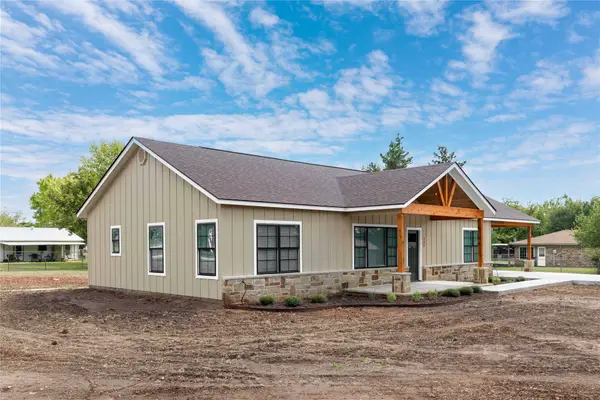 305 7th Street, Blanket, TX 76432