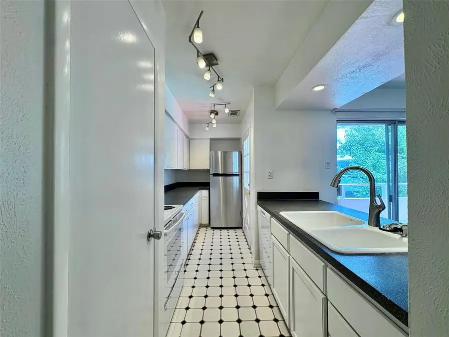 4347 Dickason Avenue #207, Dallas, TX 75219 - #3