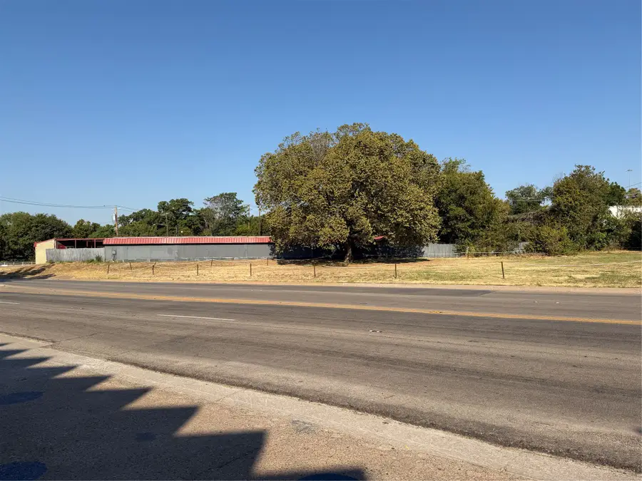 935 E Clarendon Drive, Dallas, TX 75203 - #3