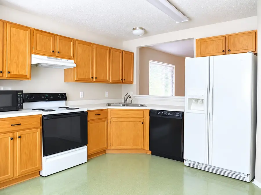 1007 Miles Avenue, Burleson, TX 76028 - #2