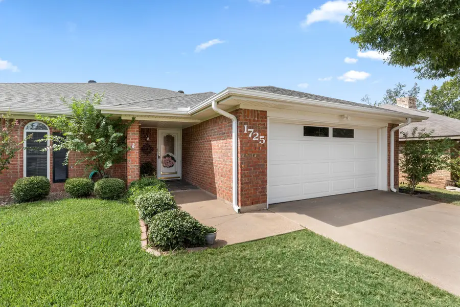 1725 Meadowcliff Drive, Wichita Falls, TX 76302 - #2