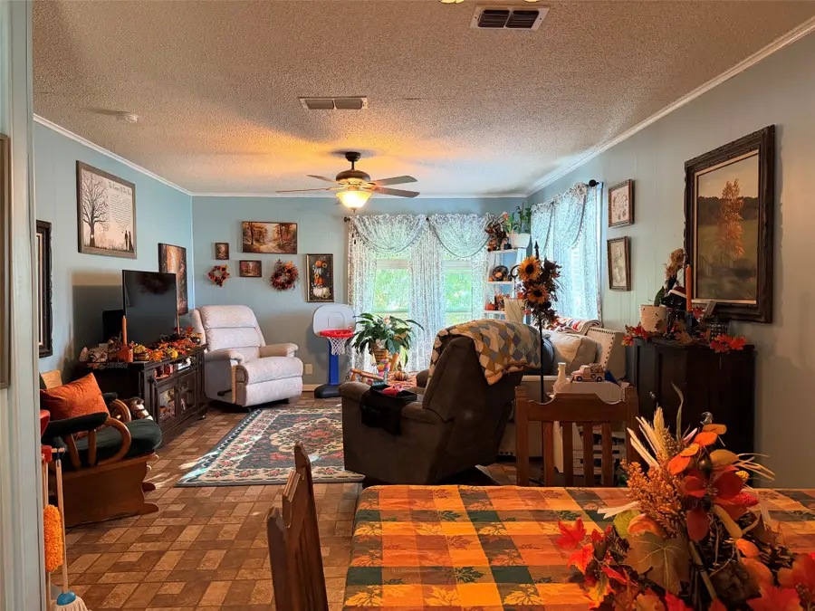 503 E Grand Avenue, Comanche, TX 76442 - #3