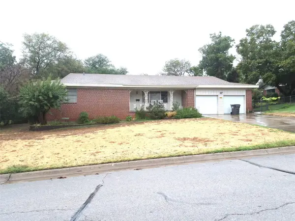 4221 Woodlake Drive, Lake Worth, TX 76135
