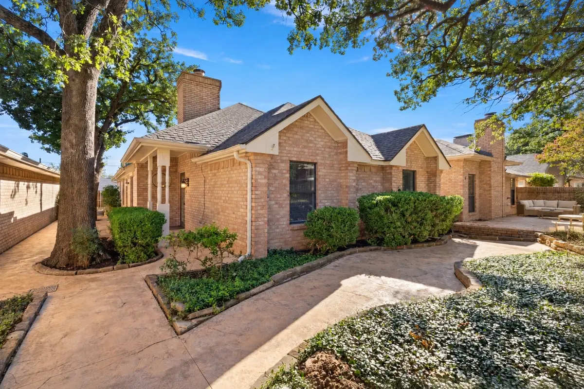 2108 Woodway Drive, Arlington, TX 76017 - #1