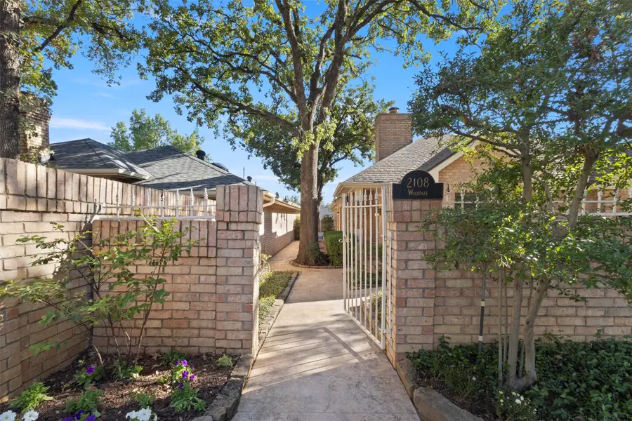 2108 Woodway Drive, Arlington, TX 76017 - #2