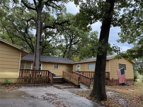 114 Los Arboles Street, Gun Barrel City, TX 75156
