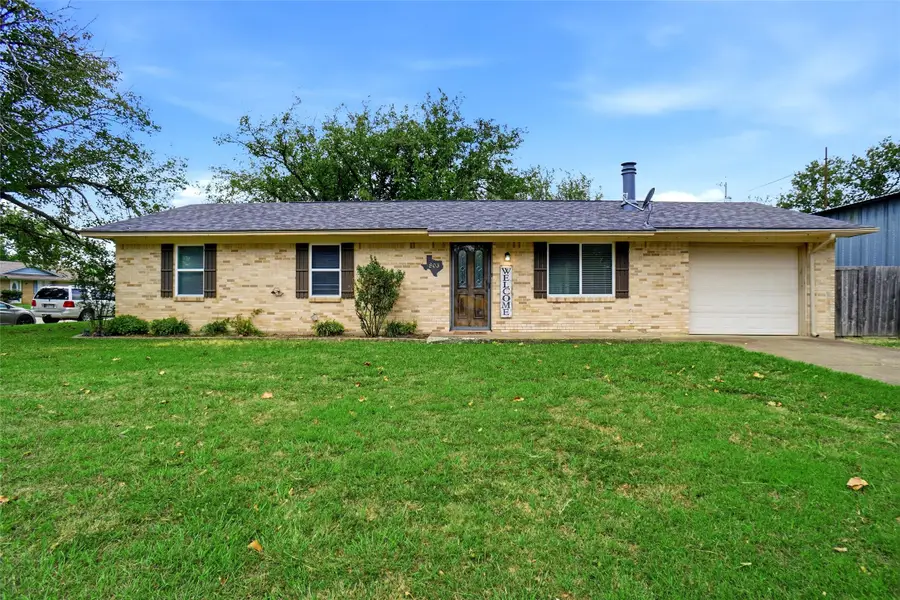 803 S 1st Street, Sanger, TX 76266 - #2