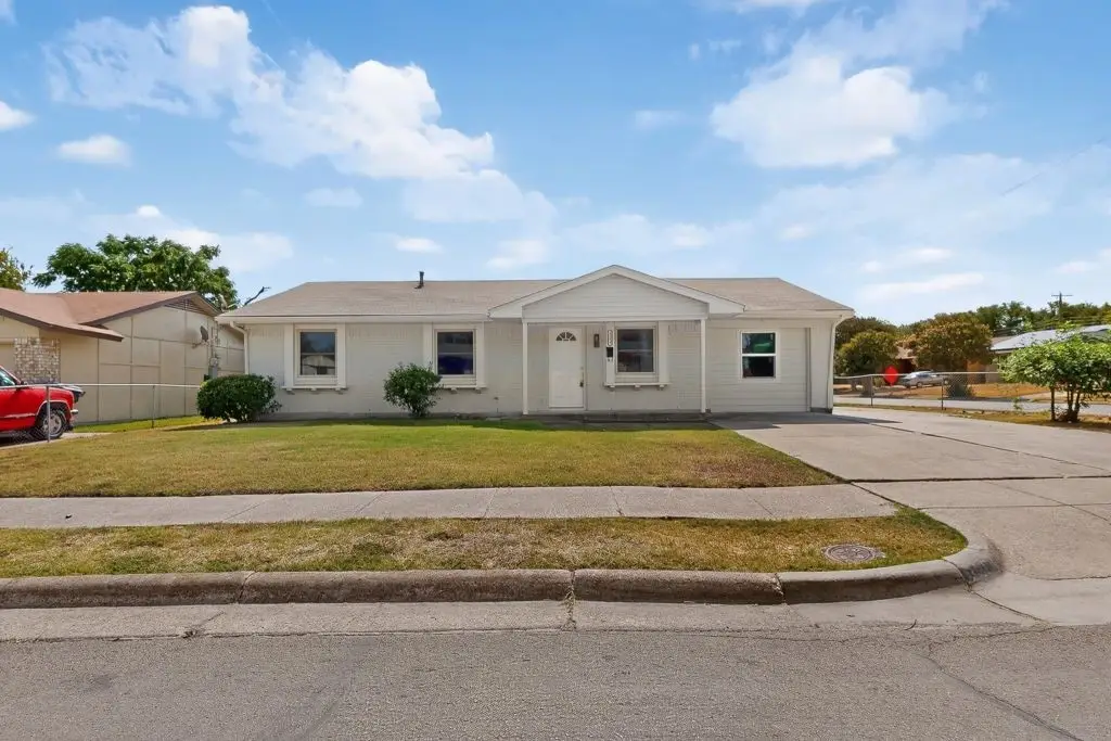 3204 Pacesetter Drive, Dallas, TX 75241 - #1