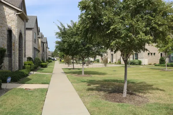 2729 Vista Park Lane, Lewisville, TX 75067