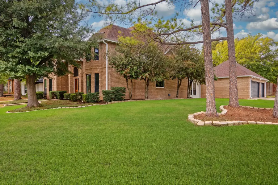 2 Crestwood Drive, Trophy Club, TX 76262 - #2