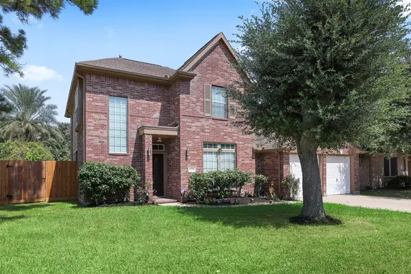 11001 Thornwood Drive, La Porte, TX 77571