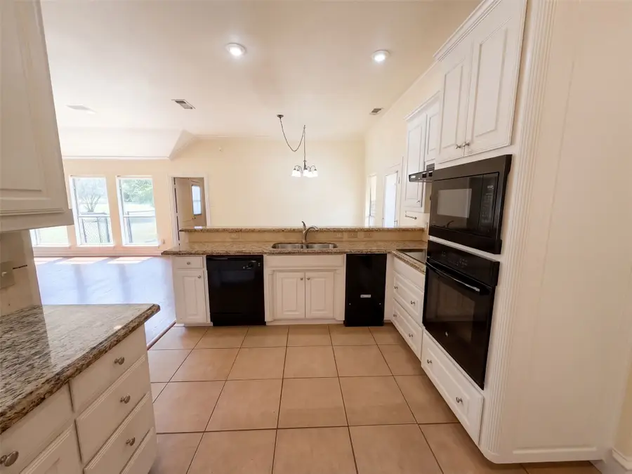 2836 S Lakeview Drive, Cedar Hill, TX 75104 - #2