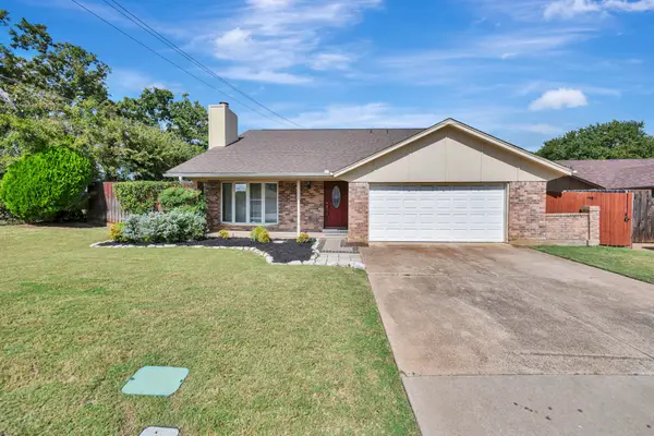 2101 Holt Road, Arlington, TX 76006