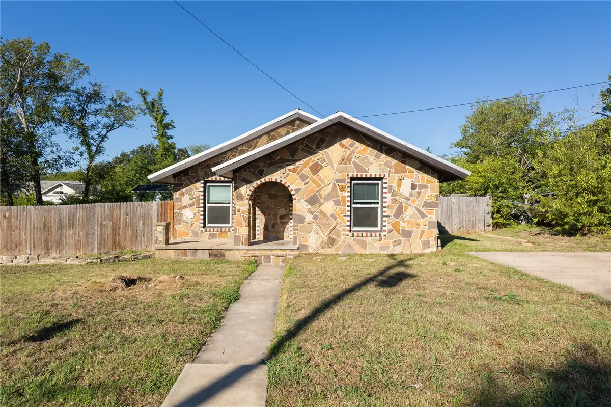 709 N Rusk Street, Weatherford, TX 76086 - #1
