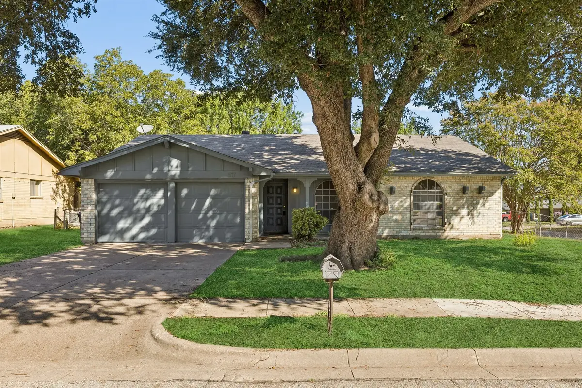 517 Sussex Drive, Arlington, TX 76014 - #1