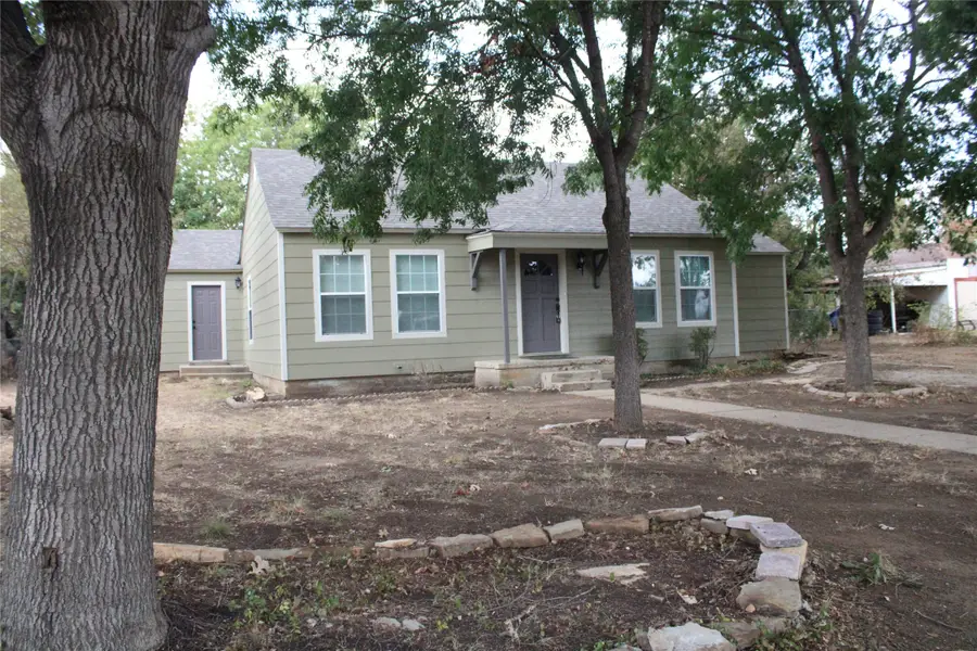 1021 Santa Clara Dr, Brownwood, TX 76801 - #2