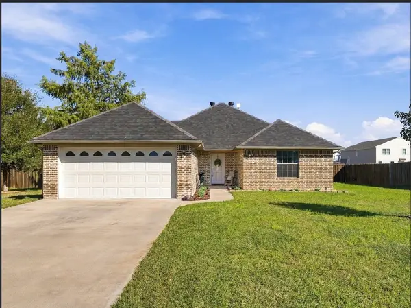 215 Ashley Street, Alvord, TX 76225
