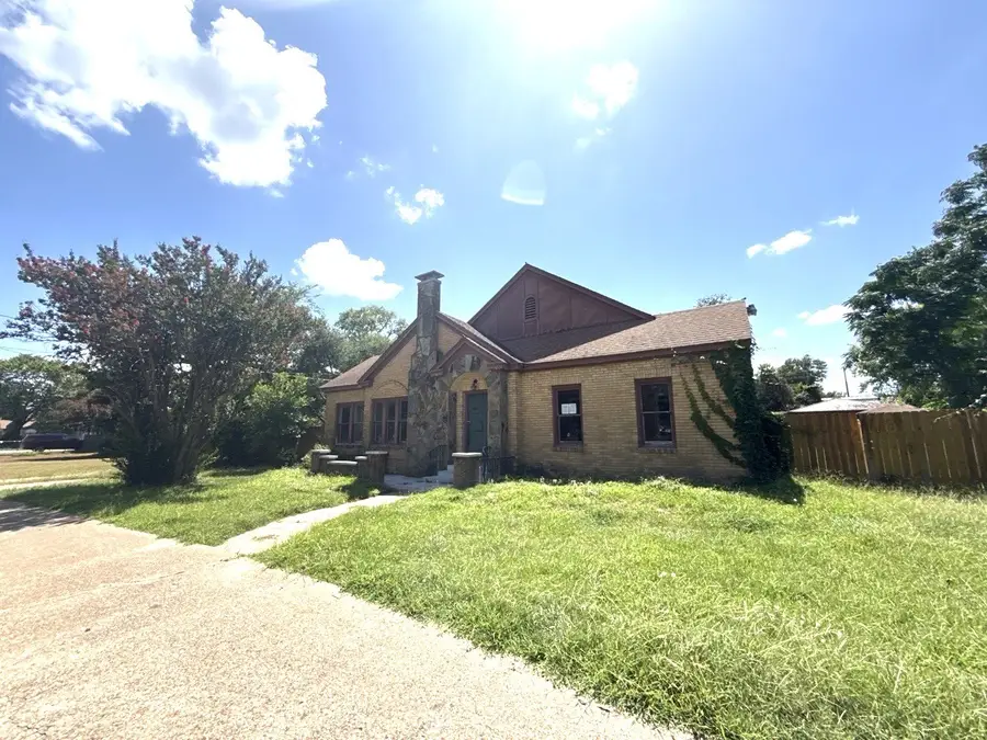 216 S Prairieville Street, Athens, TX 75751 - #2
