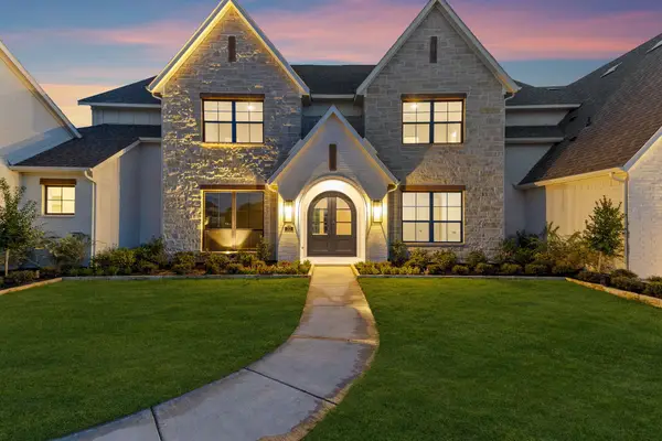 313 Chapel View Court, Heath, TX 75032