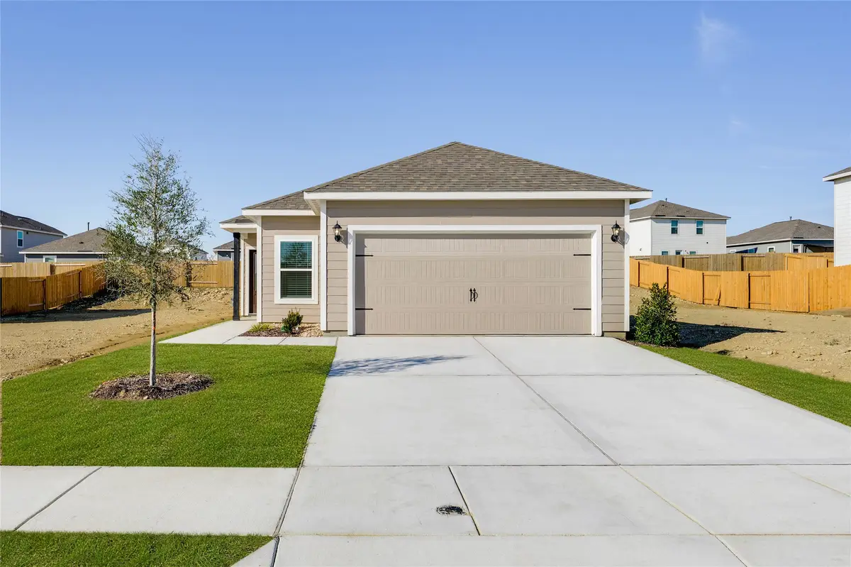 8404 White Wolf Trail, Ponder, TX 76259 - #1