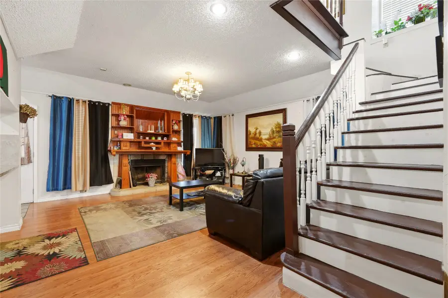 4201 Briar Hill Drive, Grand Prairie, TX 75052 - #2