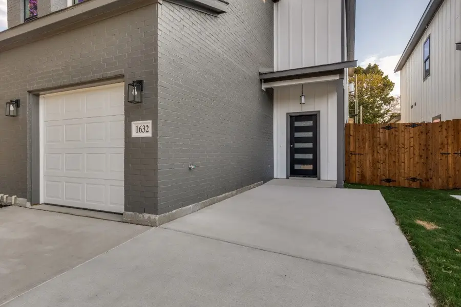 1632 Bessie Street, Fort Worth, TX 76104 - #3