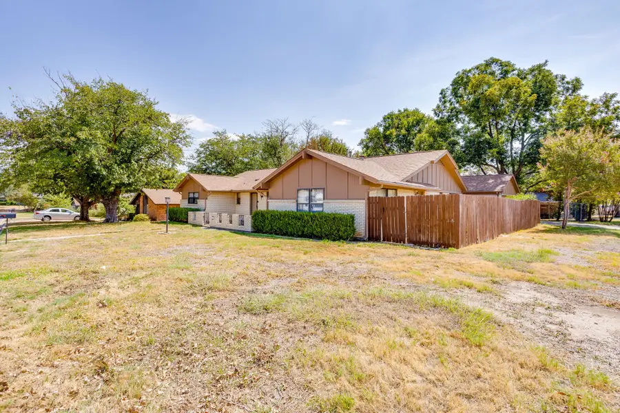 102 Roselawn Drive, Weatherford, TX 76086 - #3