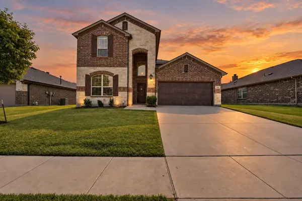 1332 Foxglove Lane, Burleson, TX 76028